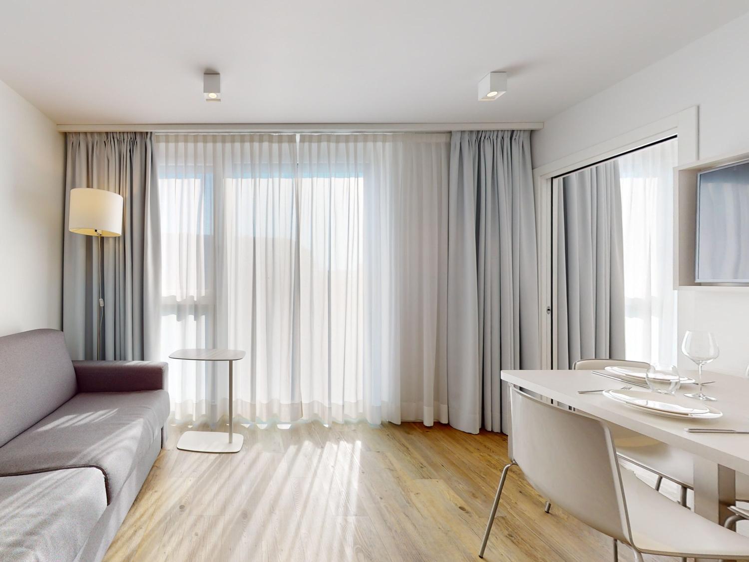 Nonanteneuf Appart Hotel Vevey - Contactless Check-In Номер фото